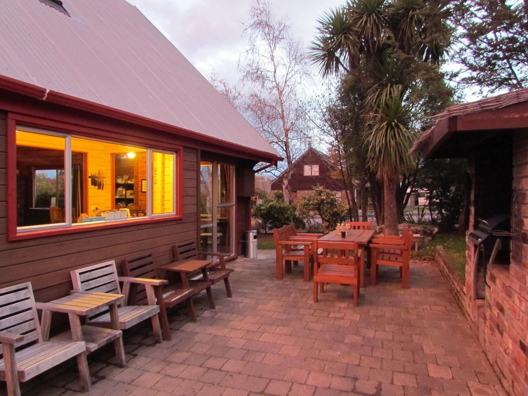 Hanmer Backpackers Hanmer Springs Exterior photo